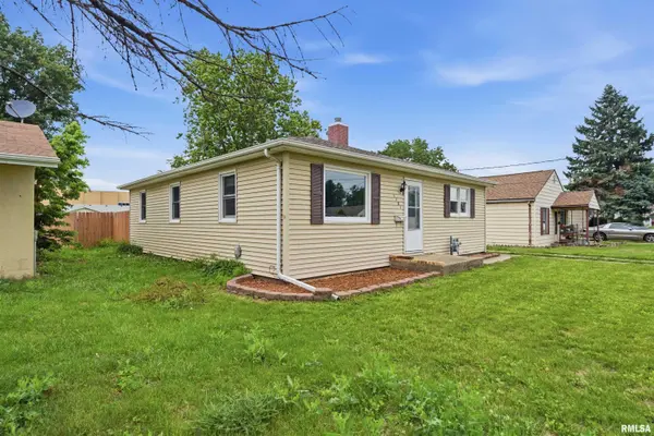 1181 COURT ST, Galesburg, IL 61401