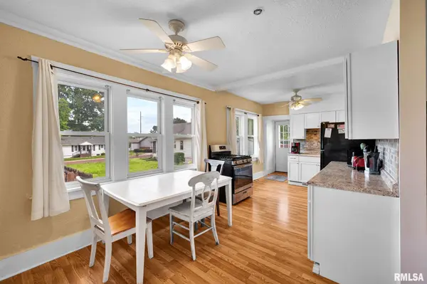 1112 E SCIOTA AVE, Peoria Heights, IL 61616
