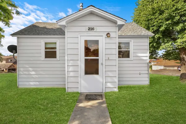 216 W Cole Ave, Wilbur, WA 99185
