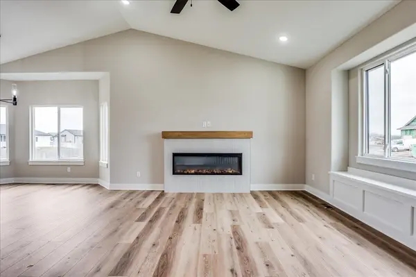 178 S Wellcrest Ct., Wichita, KS 67052