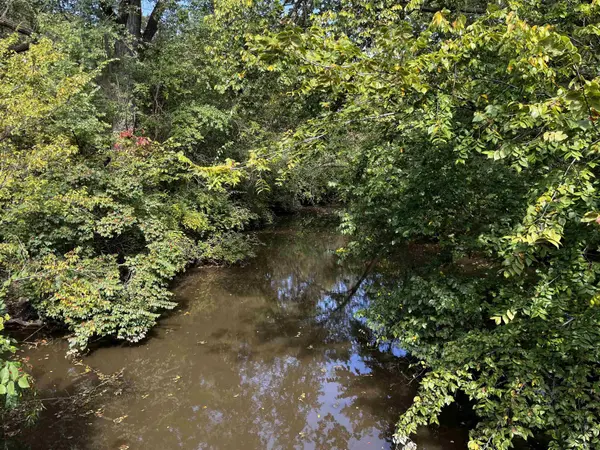 1208 Lazy Creek Ct, Newton, KS 67114