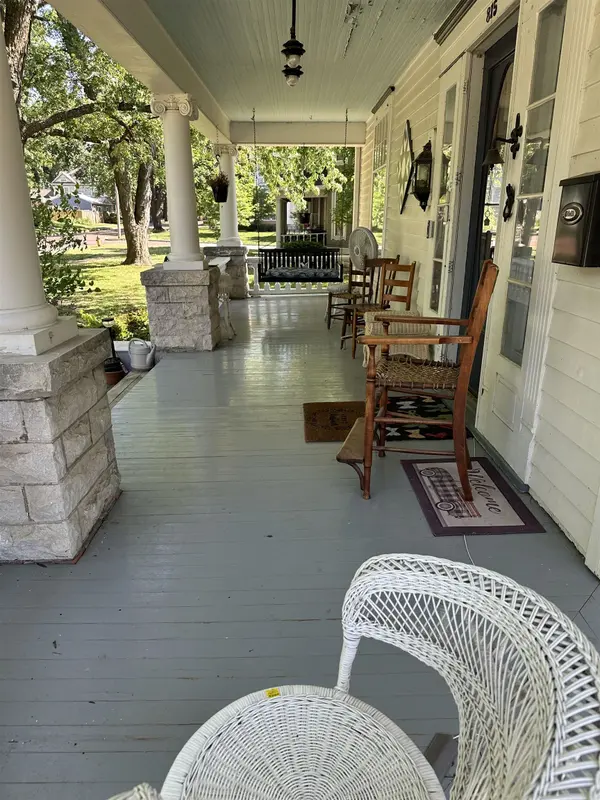 815 S Highland Avenue, Chanute, KS 66720
