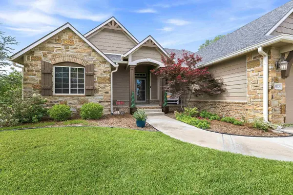 3113 E Sunflower Dr, Derby, KS 67037