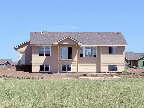 213 E Hanscom St, Derby, KS 67037