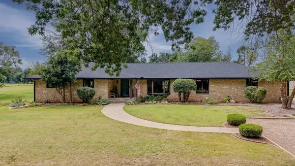 2017 E Chestnut Ave.,  Arkansas City,  KS 67005