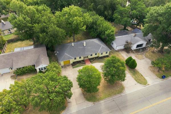230 N Edgemoor, Wichita, KS 67208