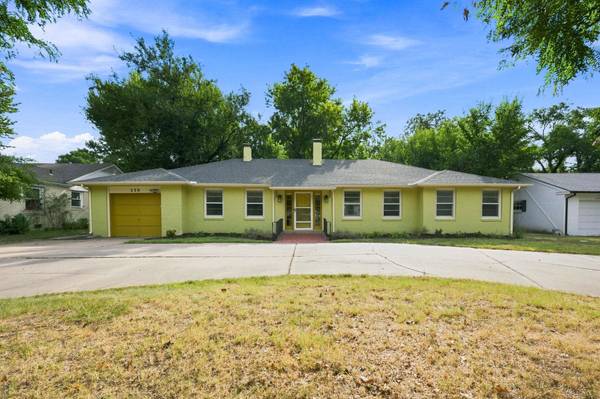 230 N Edgemoor, Wichita, KS 67208