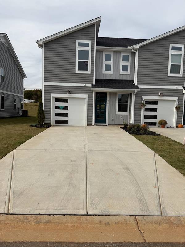 1279 Westgate Village DR, Spartanburg, SC 29301