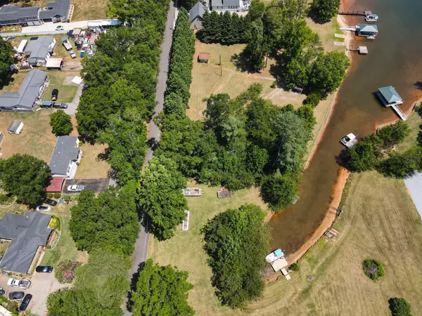 322/326 Crow RD, Inman, SC 29349