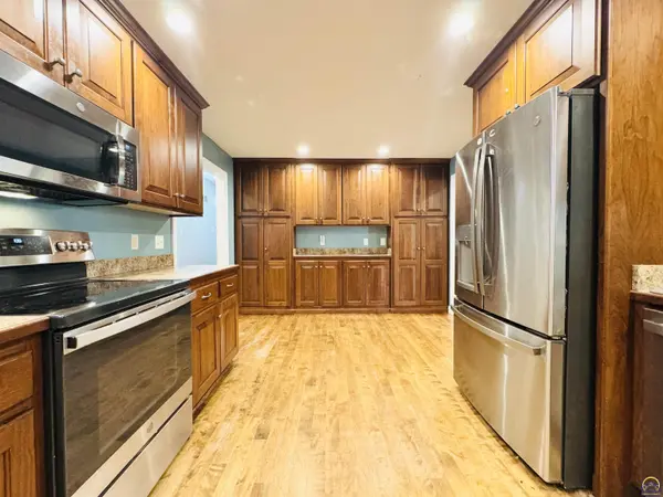 308 Gemini ST, Silver Lake, KS 66539