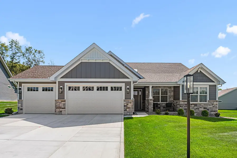 12635 Woodside CT, Cedar Lake, IN 46303