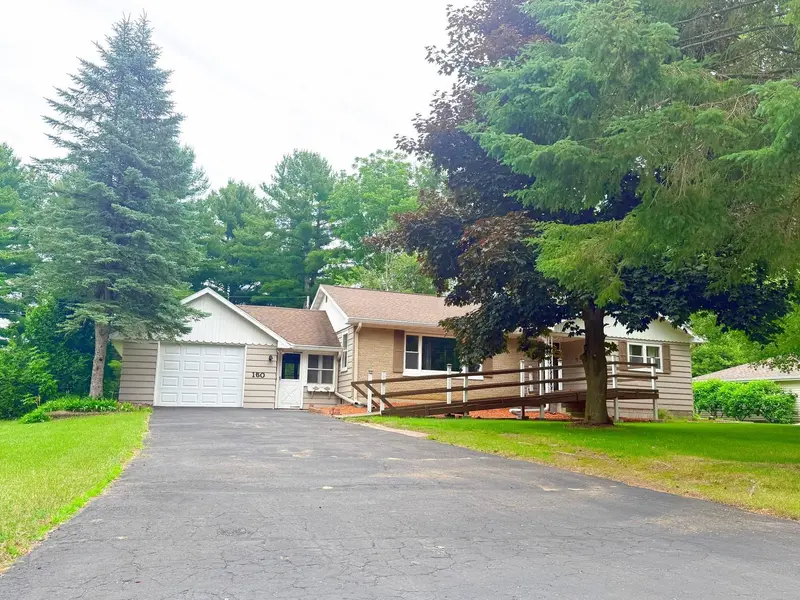 150 N DOLAN AVE, Peshtigo, WI 54157-1454