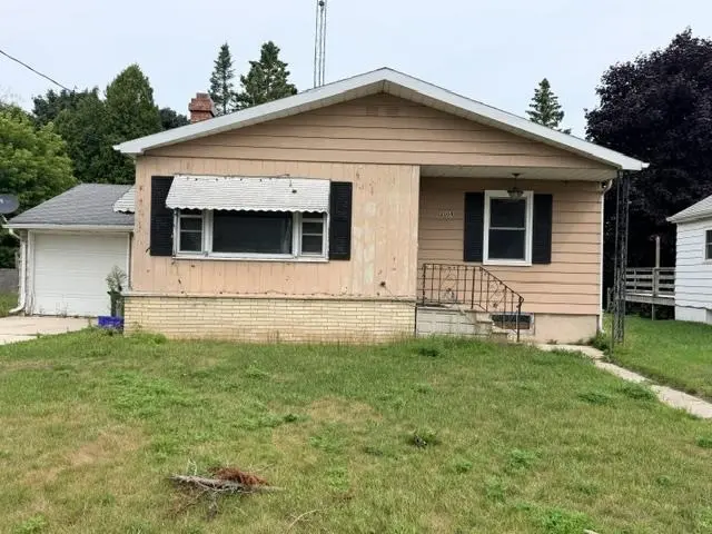 2004 12TH ST, Two Rivers, WI 54241