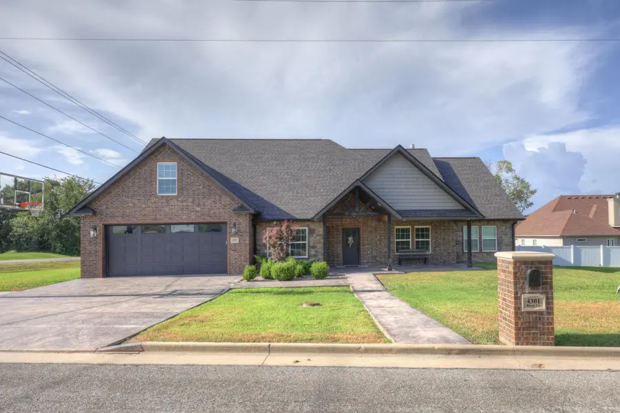 4301 E Birch LN, Joplin, MO 64801