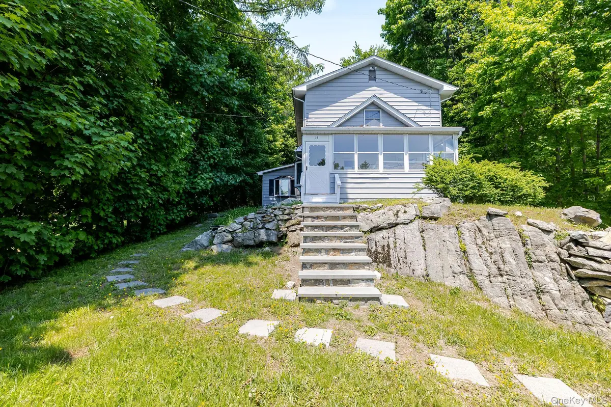 12 Bradhurst RD, Carmel, NY 10512
