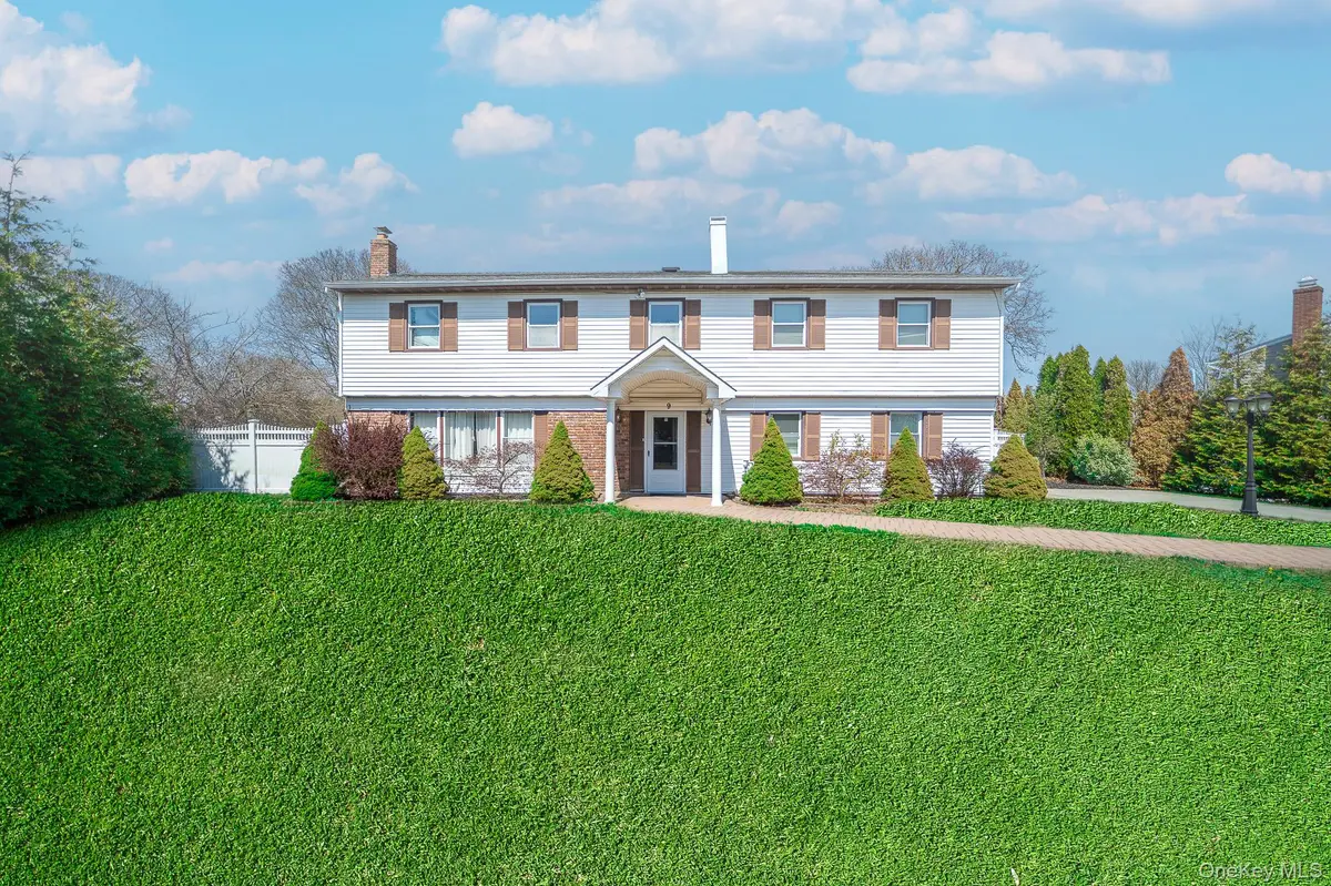 9 Michael CT, Centereach, NY 11720