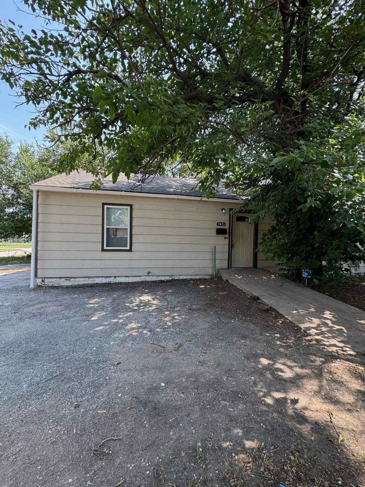 2673 S Holyoke St, Wichita, KS 67210
