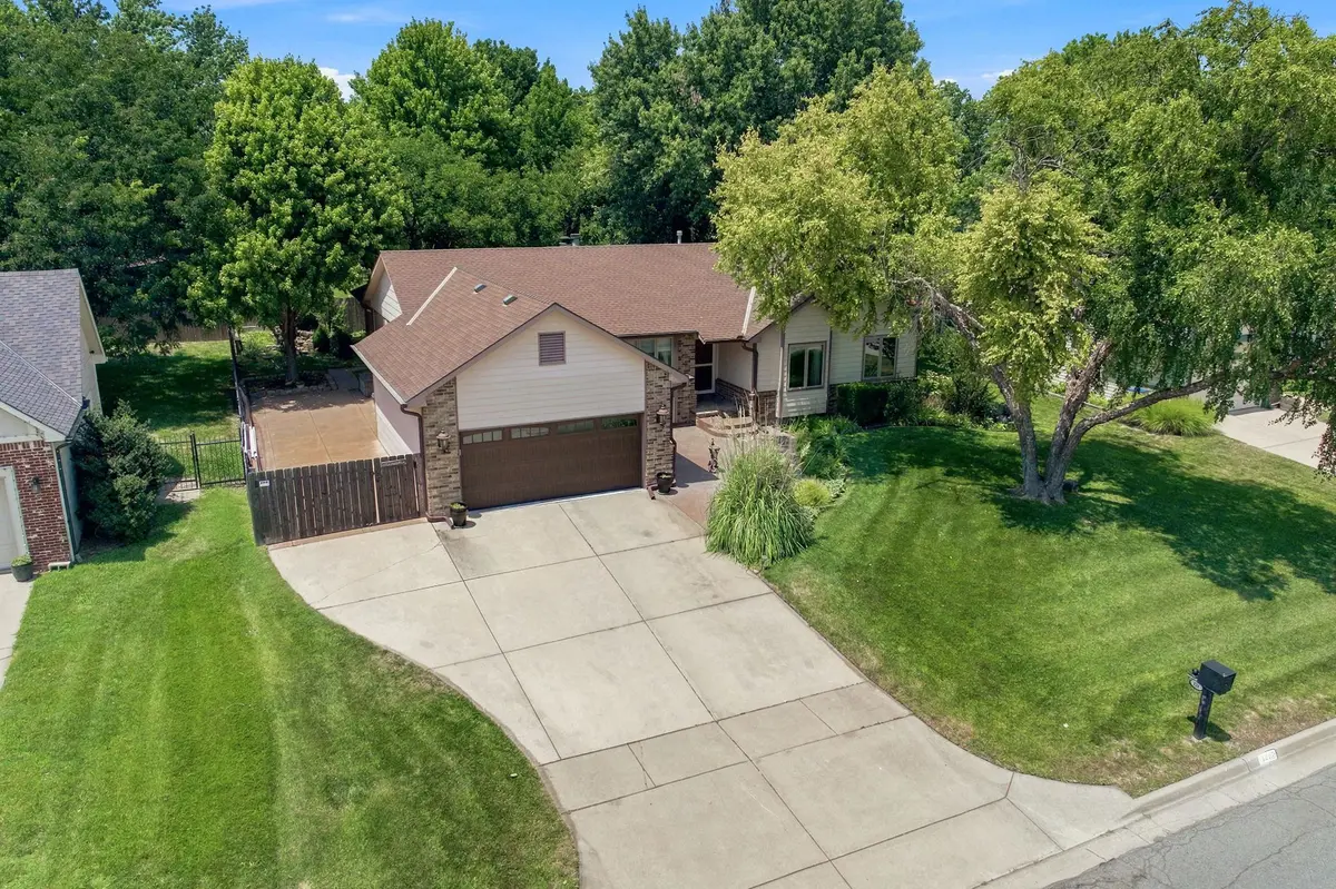 121 S Parkridge, Wichita, KS 67209