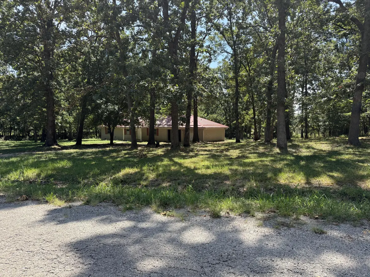 1032 Roanoke LN, Marshfield, MO 65706