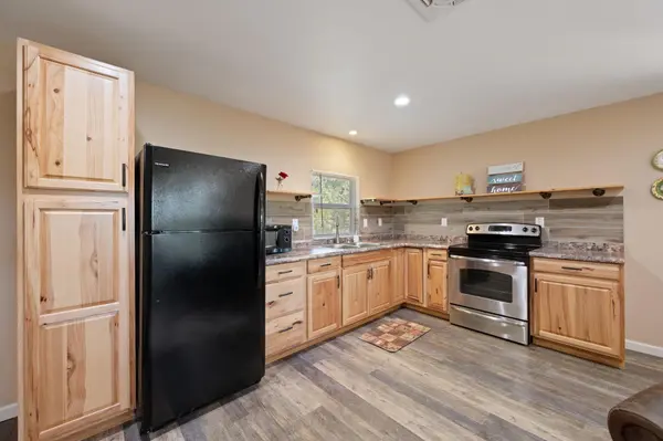 6925 White Hills LN, Marble Falls, TX 78654