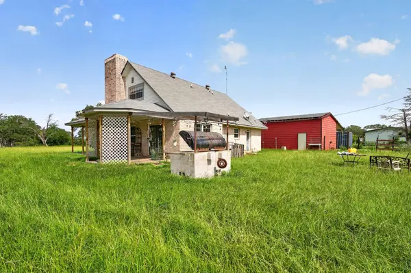 1689 Fm 2104, Paige, TX 78659