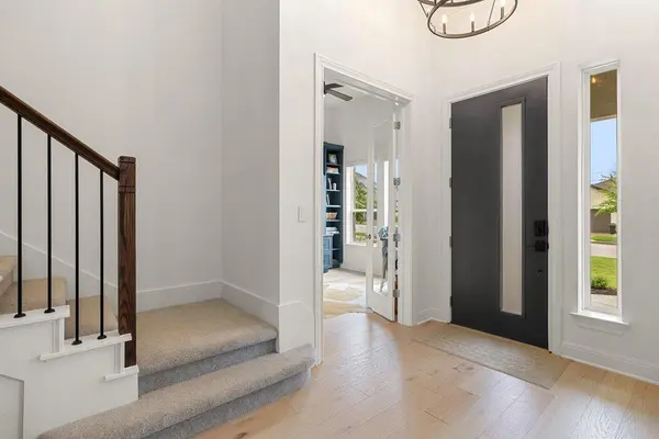 365 Pear Tree LN, Austin, TX 78737