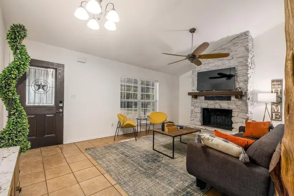 1000 Ledbetter ST, Round Rock, TX 78681