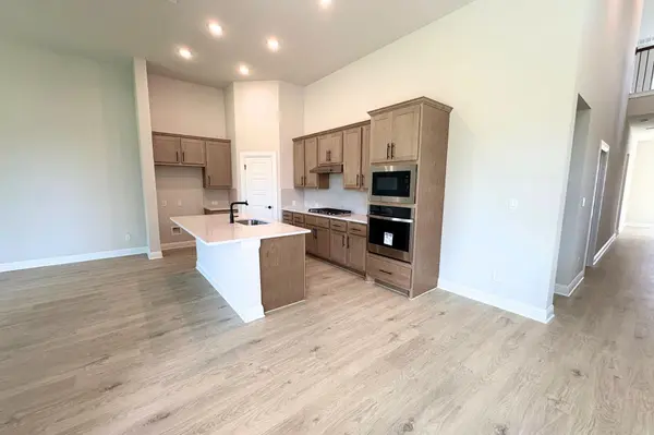 1120 Stonehill DR, Georgetown, TX 78633