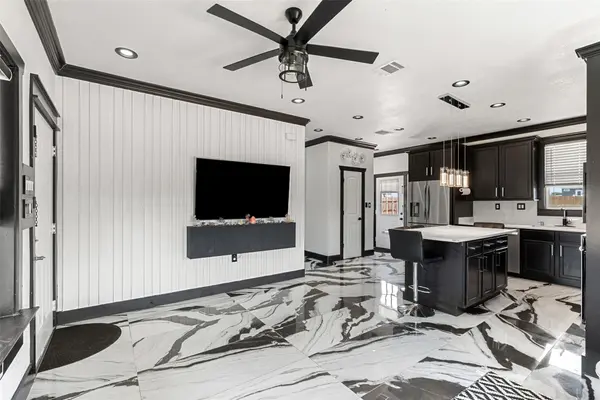 360 Vaquero LN, Kyle, TX 78640