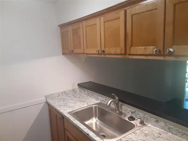 711 Eberhart LN #213, Austin, TX 78745