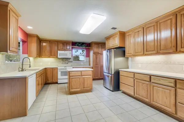 7 Brenda LN, Round Rock, TX 78665
