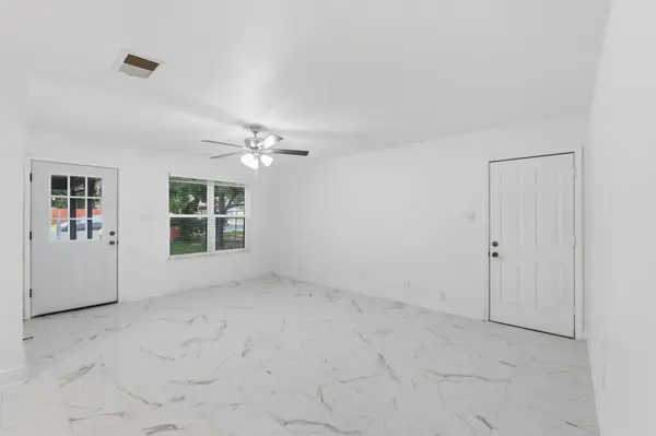 8203 Colony Loop DR, Austin, TX 78724