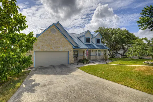163 Riedel LN, Canyon Lake, TX 78133