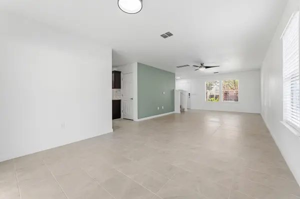 5008 Irvine LN, Del Valle, TX 78617