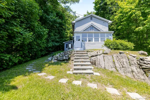 12 Bradhurst RD,  Carmel,  NY 10512
