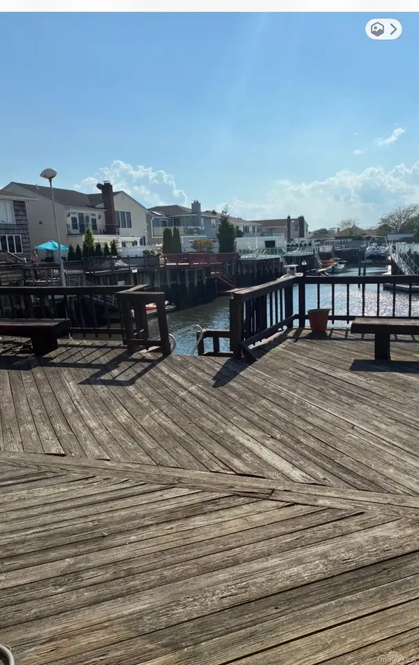 189 Scott DR, Atlantic Beach, NY 11509