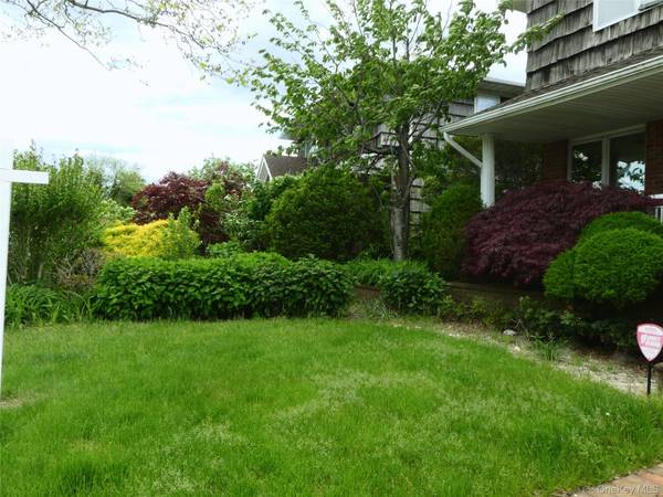 189 Scott DR, Atlantic Beach, NY 11509