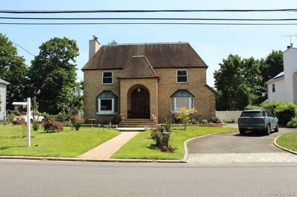 280 Park AVE, Westbury, NY 11590