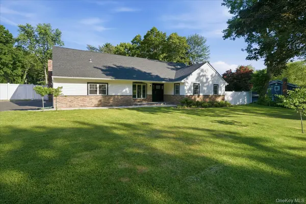174 Warner RD, Huntington, NY 11743