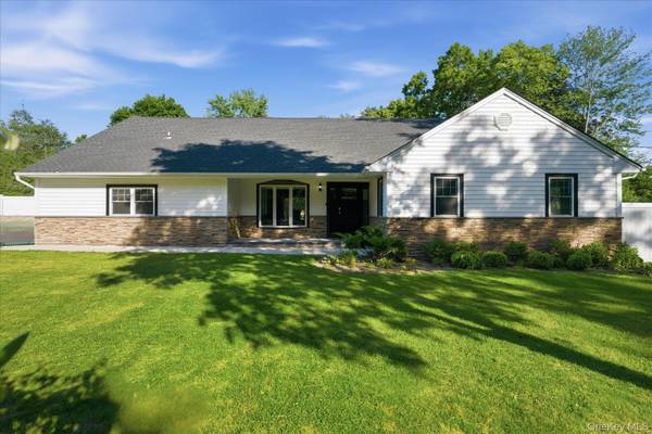 174 Warner RD, Huntington, NY 11743