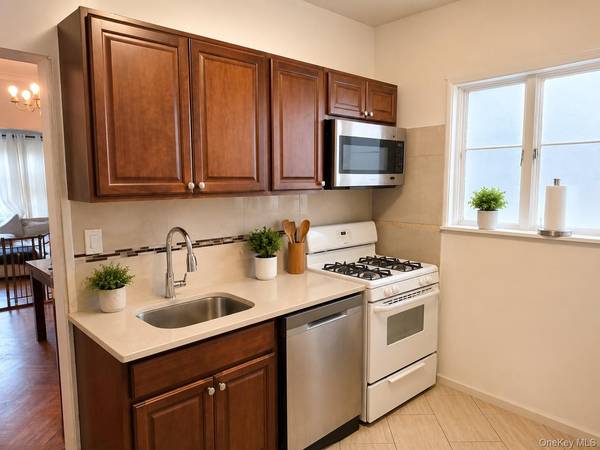 1044 41st, Brooklyn, NY 11219