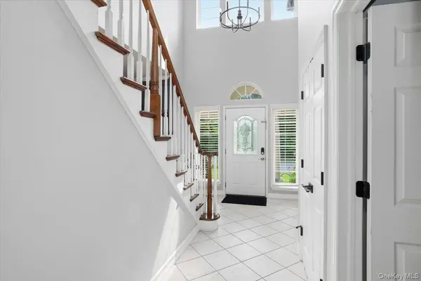 48 Province DR, South Setauket, NY 11720