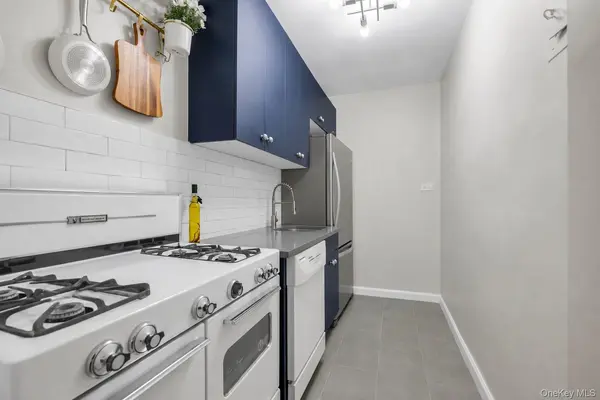 142-05 Roosevelt AVE #320, Flushing, NY 11354