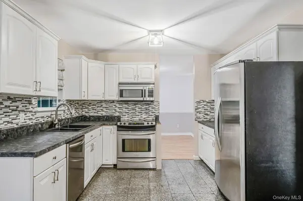 133 Cumberland ST, Mastic, NY 11950