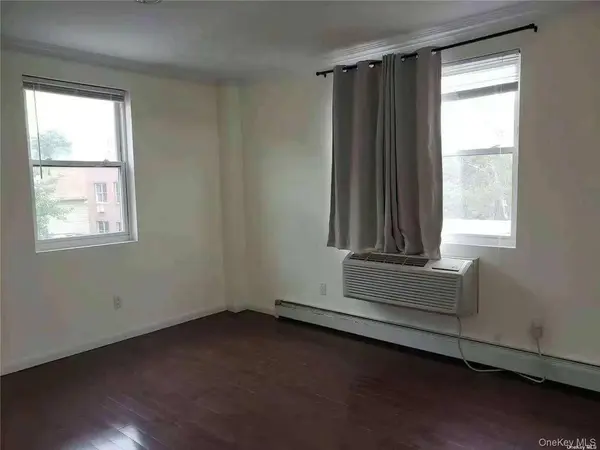 36-41 169th ST #3C, Flushing, NY 11358