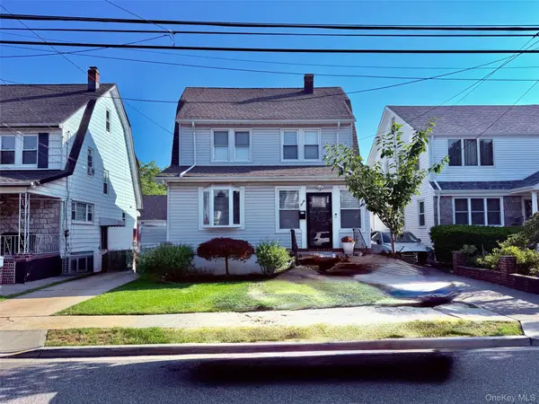 20 W Oxford ST, Valley Stream, NY 11580