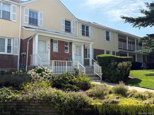 67-71 Cloverdale LN #148, Oakland Gardens, NY 11364