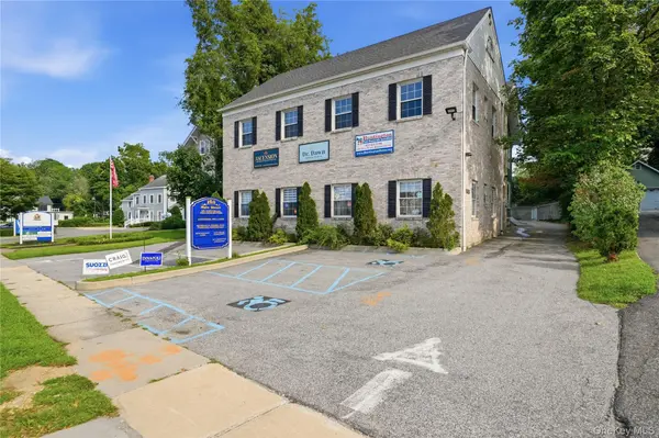 168 Main ST, Huntington, NY 11743