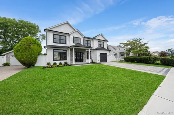 1301 Lakeside DR, Wantagh, NY 11793
