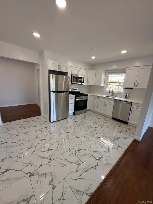 85 Halley ST #3 (top), Yonkers, NY 10704